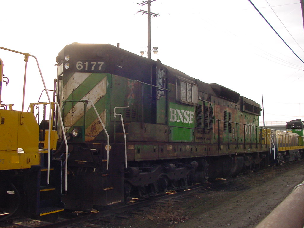 BNSF SD9 6177